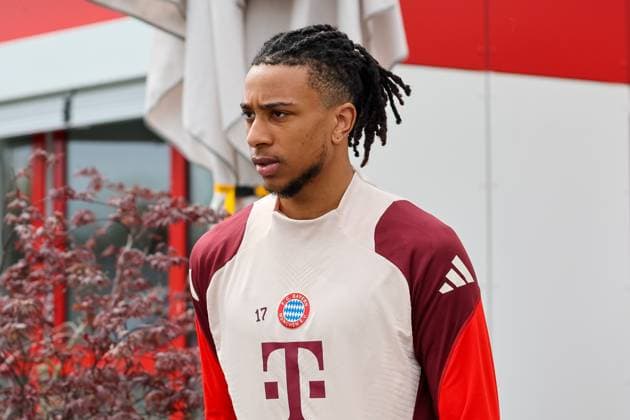 Michael Olise (FC Bayern Muenchen, 17), GER, Abschlusstraining, FC Bayern Muenchen, Fussball, UEFA Champions League, Viertelfinale Rueckspiel, Saison 2024 2025, 15.04.2025, GER, Abschlusstraining, FC Bayern Muenchen, Fussball, UEFA Champions League, Viertelfinale Rueckspiel, Saison 2024 2025, 15.04.2025 Muenchen Copyright: xEibner-Pressefoto JennixMaulx EP_JML