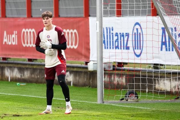 Leon Klanac (FC Bayern Muenchen, 48), GER, Abschlusstraining, FC Bayern Muenchen, Fussball, UEFA Champions League, Viertelfinale Rueckspiel, Saison 2024 2025, 15.04.2025, GER, Abschlusstraining, FC Bayern Muenchen, Fussball, UEFA Champions League, Viertelfinale Rueckspiel, Saison 2024 2025, 15.04.2025 Muenchen Copyright: xEibner-Pressefoto JennixMaulx EP_JML
