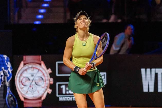 Laura Siegemund hadert mit sich selbst nach Punktverlust, Jule Niemeier vs. Laura Siegemund, Tennis, Porsche Tennis Grand Prix, Center Court, Einzel Frauen, Sechzehntelfinale, Spielzeit 2025, 15.04.2025, Jule Niemeier vs. Laura Siegemund, Tennis, Porsche Tennis Grand Prix, Center Court, Einzel Frauen, Sechzehntelfinale, Spielzeit 2025, 15.04.2025, Stuttgart Copyright: xEibner-Pressefoto EdwardxCheungx EP_ECG