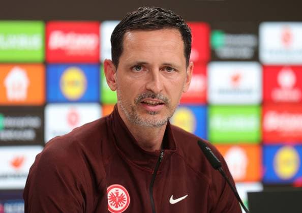 . - Eintracht Frankfurt press conference, PK, Pressekonferenz Eintracht Frankfurt v Tottenham Hotspur, UEFA Europa League, Quarter Final, 2nd Leg, Deutsche Bank Park, Frankfurt, Germany. - 16th April 2025. (C) Daniel Weir Crystal Pix Dino Toppmoller Manager of Eintracht Frankfurt during his pre match press conference ahead of the UEFA Europa League Quarter Final 2nd Leg match between Eintracht Frankfurt v Tottenham Hotspur. - Eintracht Frankfurt Press Conference, Eintracht Frankfurt v Tottenham Hotspur, UEFA Europa League, Quarter Final, 2nd Leg, Deutsche Bank Park, Frankfurt, Germany. - 16th April 2025. (C) Daniel Weir Crystal Pix Frankfurt Deutsche Bank Park GERMANY Copyright: xDanielxWeirx CP_Frankfurt_Press_Conference_35