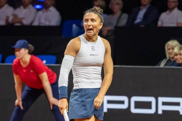 Sara Errani hadert nach einem verlorenen Punkt, Magdalena Frech vs. Sara Errani, Tennis, Porsche Tennis Grand Prix, Center Court, Einzel Frauen, Achtelfinale, Spielzeit 2025, 16.04.2025, Magdalena Frech vs. Sara Errani, Tennis, Porsche Tennis Grand Prix, Center Court, Einzel Frauen, Achtelfinale, Spielzeit 2025, 16.04.2025, Stuttgart Copyright: xEibner-Pressefoto EdwardxCheungx EP_ECG
