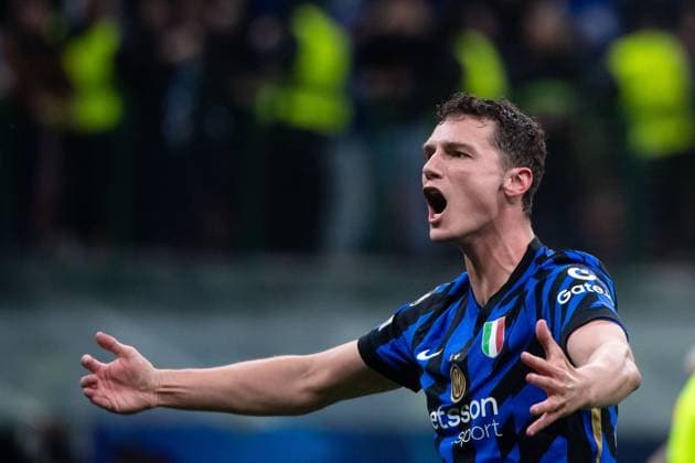 Benjamin Pavard (Inter Mailand, 28) ubelt ueber das Unentschieden und den Einzug in das Halbfinale, ITA, Inter Mailand vs FC Bayern Muenchen, Fussball, UEFA Champions League, Viertelfinale Rueckspiel, Saison 2024 2025, 16.04.2025 ITA, Inter Mailand vs FC Bayern Muenchen, Fussball, UEFA Champions League, Viertelfinale Rueckspiel, Saison 2024 2025, 16.04.2025 Milano Copyright: xEibner-Pressefoto Memmlerx EP_MMR