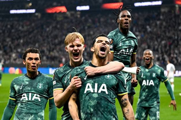 Dominic Solanke (Tottenham Hotspur, 19) und Team bejubeln das Tor zum 0:1, GER, Eintracht Frankfurt vs. Tottenham Hotspur, Fussball, UEFA Europa League, Viertelfinale, Saison 2024 2025, 17.04.2025. GER, Eintracht Frankfurt vs. Tottenham Hotspur, Fussball, UEFA Europa League, Viertelfinale, Saison 2024 2025, 17.04.2025. Frankfurt Copyright: xEibner-Pressefoto FlorianxWiegandx EP_FWD