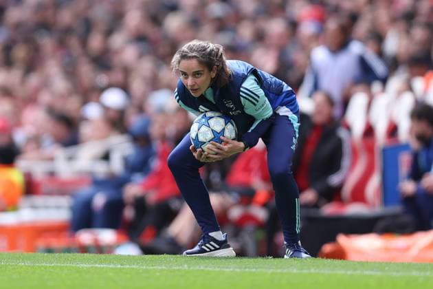 London, England, 19th April 2025. Renne Slegers, head coach of Arsenal during the Arsenal Women vs Olympique Lyonnais UEFA Womens Champions League match at the Emirates Stadium, London. Picture credit should read: Paul Terry Sportimage EDITORIAL USE ONLY. No use with unauthorised audio, video, data, fixture lists, club league logos or live services. Online in-match use limited to 120 images, no video emulation. No use in betting, games or single club league player publications. SPI_037_PT_Arsenal_w_Lyon_W SPI-3848-0040
