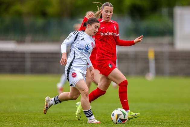 GER, Freiburg, SC Freiburg II vs FC Nürnberg, 2. Frauen Bundesliga, Fussball, DFB, Spielzeit 2024 2025, Möslestadion, 22. Spieltag, im Bild v.l.: Marina Scholz (FC Nürnberg 7), Zoe Schick (SC Freiburg II 8) DFB DFL REGULATIONS PROHIBIT ANY USE OF PHOTOGRAPHS AS IMAGE SEQUENCES AND OR QUASI-VIDEO, 20.04.2025, Copyright: HMBxMedia HendrikxHamelau