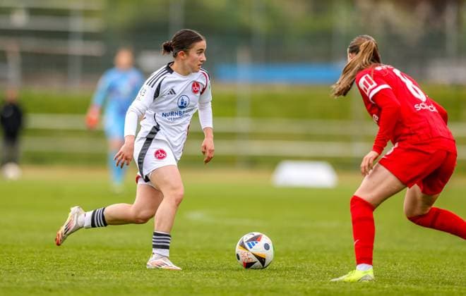 GER, Freiburg, SC Freiburg II vs FC Nürnberg, 2. Frauen Bundesliga, Fussball, DFB, Spielzeit 2024 2025, Möslestadion, 22. Spieltag, im Bild v.l.: Marina Scholz (FC Nürnberg 7), Zoe Schick (SC Freiburg II 8) DFB DFL REGULATIONS PROHIBIT ANY USE OF PHOTOGRAPHS AS IMAGE SEQUENCES AND OR QUASI-VIDEO, 20.04.2025, Copyright: HMBxMedia HendrikxHamelau