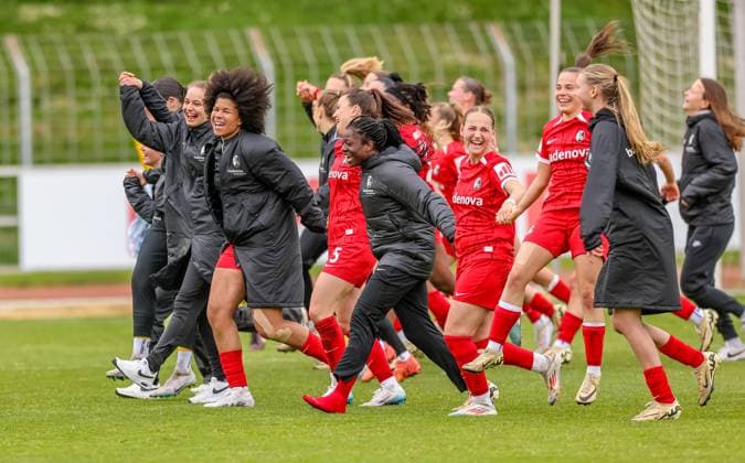 GER, Freiburg, SC Freiburg II vs FC Nürnberg, 2. Frauen Bundesliga, Fussball, DFB, Spielzeit 2024 2025, Möslestadion, 22. Spieltag, im Bild: SC Freiburg gewinnt 2:1 gegen Nürnberg DFB DFL REGULATIONS PROHIBIT ANY USE OF PHOTOGRAPHS AS IMAGE SEQUENCES AND OR QUASI-VIDEO, 20.04.2025, Copyright: HMBxMedia HendrikxHamelau