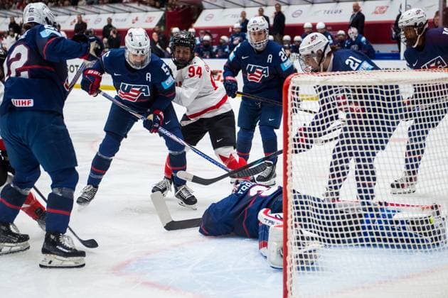 (L-R) Tessa Janecke and Megan Keller of USA, Jennifer Gardiner of Canada, Alex Carpenter of USA, goalkeeper Aerin Frankel of USA, Hilary Knight and Laila Edwards of USA in action during the Ice hockey, Eishockey IIHF Women s World Championship, WM, Weltmeisterschaft the gold medal match USA vs Canada, Ceske Budejovice, Czech Republic, April 20, 2025. (CTKxPhoto PetrxSkrivanek) CTKPhotoP2025042004466 CTKPhotoP2025042004466