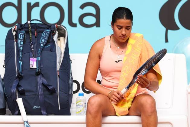 April 21, 2025, Madrid, Madrid, SPAIN: Ruth Roura Llaverias of Spain glooks on against Bernarda Pera of USA during the Mutua Madrid Open 2025, ATP, Tennis Herren Masters 1000 and WTA, Tennis Damen 1000, tennis tournament celebrated at Caja Magica on April 21, 2025 in Madrid, Spain. Madrid SPAIN - ZUMAa181 20250421_zaa_a181_080 Copyright: xIrinaxR.xHipolitox