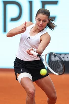 April 21, 2025, Madrid, Madrid, SPAIN: Maja Chwalinska of Poland in action against Cristina Bucsa of Spain during the Mutua Madrid Open 2025, ATP, Tennis Herren Masters 1000 and WTA, Tennis Damen 1000, tennis tournament celebrated at Caja Magica on April 21, 2025 in Madrid, Spain. Madrid SPAIN - ZUMAa181 20250421_zaa_a181_135 Copyright: xIrinaxR.xHipolitox