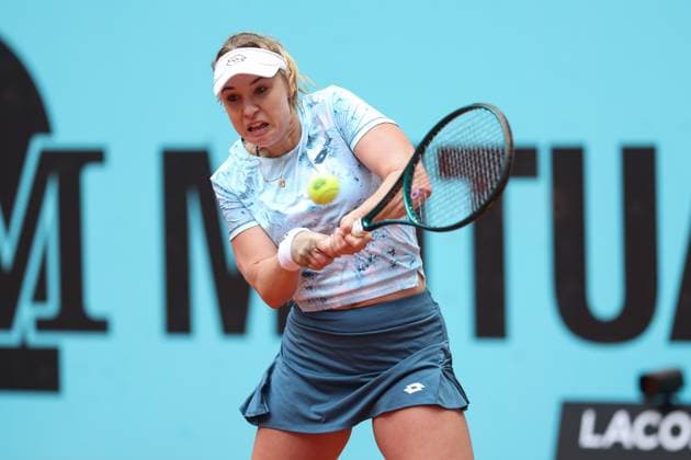 April 22, 2025, Madrid, Madrid, SPAIN: Anna Blinkova of Rusia in action against Kaitlin Quevedo of Spain during the Mutua Madrid Open 2025, ATP, Tennis Herren Masters 1000 and WTA, Tennis Damen 1000, tennis tournament celebrated at Caja Magica on April 22, 2025 in Madrid, Spain. Madrid SPAIN - ZUMAa181 20250422_zaa_a181_054 Copyright: xIrinaxR.xHipolitox