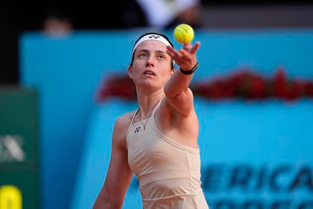 April 23, 2025, Madrid, Madrid, SPAIN: Anastasija Sevastova of Latvia in action against Anastasia Pavliuchenkova of Russia during the Mutua Madrid Open 2025, ATP, Tennis Herren Masters 1000 and WTA, Tennis Damen 1000, tennis tournament celebrated at Caja Magica on April 23, 2025 in Madrid, Spain. Madrid SPAIN - ZUMAa181 20250423_zaa_a181_006 Copyright: xOscarxJ.xBarrosox