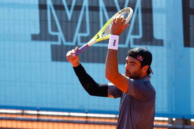 April 23, 2025, Madrid, Madrid, SPAIN: Matteo Berrettini of Italy warms up during the Mutua Madrid Open 2025, ATP, Tennis Herren Masters 1000 and WTA, Tennis Damen 1000, tennis tournament celebrated at Caja Magica on April 23, 2025 in Madrid, Spain. Madrid SPAIN - ZUMAa181 20250423_zaa_a181_082 Copyright: xDennisxAgyemanx