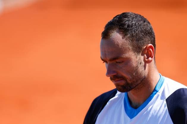April 23, 2025, Madrid, Madrid, SPAIN: Roman Safiullin of Russia plays against Arthur Rinderknech of France during the Mutua Madrid Open 2025, ATP, Tennis Herren Masters 1000 and WTA, Tennis Damen 1000, tennis tournament celebrated at Caja Magica on April 23, 2025 in Madrid, Spain. Madrid SPAIN - ZUMAa181 20250423_zaa_a181_087 Copyright: xDennisxAgyemanx