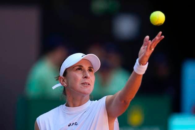 April 23, 2025, Madrid, Madrid, SPAIN: Belinda Bencic of Switzerland in action against Zeynep Sonmez of Turkey during the Mutua Madrid Open 2025, ATP, Tennis Herren Masters 1000 and WTA, Tennis Damen 1000, tennis tournament celebrated at Caja Magica on April 23, 2025 in Madrid, Spain. Madrid SPAIN - ZUMAa181 20250423_zaa_a181_177 Copyright: xOscarxJ.xBarrosox