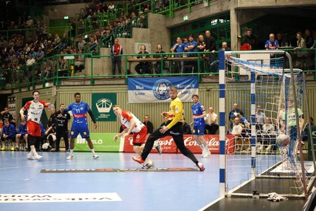v.l. Robert Timmermeister (HBW Balingen-Weilstetten 19), Djibril MÂ Bengue (Bergischer HC 11), Tim Gruener (HBW Balingen-Weilstetten 18) , Christopher Rudeck (Bergischer HC 01), Yannick Fraatz (Bergischer HC 18) Bergischer HC 06 vs. HBW Balingen-Weilstetten, Handball, 2. HBL, Spielzeit 2024 2025, 23.04.2025 Bergischer HC 06 vs. HBW Balingen-Weilstetten, Handball, 2. HBL, Spielzeit 2024 2025, 23.04.2025 Wuppertal