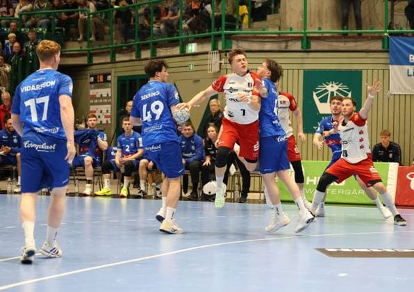 v.l. Arnor Vidarsson (Bergischer HC 17), Aron Seesing (Bergischer HC 49), Elias Huber (HBW Balingen-Weilstetten 07), Elias Scholtes (Bergischer HC 04), Tobias Heinzelmann (HBW Balingen-Weilstetten 28) Bergischer HC 06 vs. HBW Balingen-Weilstetten, Handball, 2. HBL, Spielzeit 2024 2025, 23.04.2025 Bergischer HC 06 vs. HBW Balingen-Weilstetten, Handball, 2. HBL, Spielzeit 2024 2025, 23.04.2025 Wuppertal