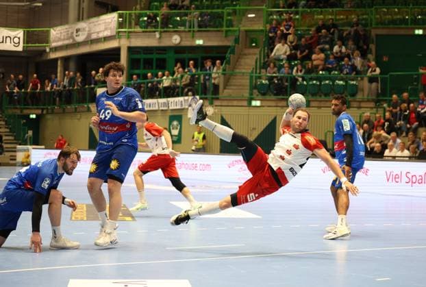 v.l. Gerdas Barbarskas (Bergischer HC 14), Aron Seesing (Bergischer HC 49), Tim Gruener (HBW Balingen-Weilstetten 18), Djibril MÂ Bengue (Bergischer HC 11) Bergischer HC 06 vs. HBW Balingen-Weilstetten, Handball, 2. HBL, Spielzeit 2024 2025, 23.04.2025 Bergischer HC 06 vs. HBW Balingen-Weilstetten, Handball, 2. HBL, Spielzeit 2024 2025, 23.04.2025 Wuppertal