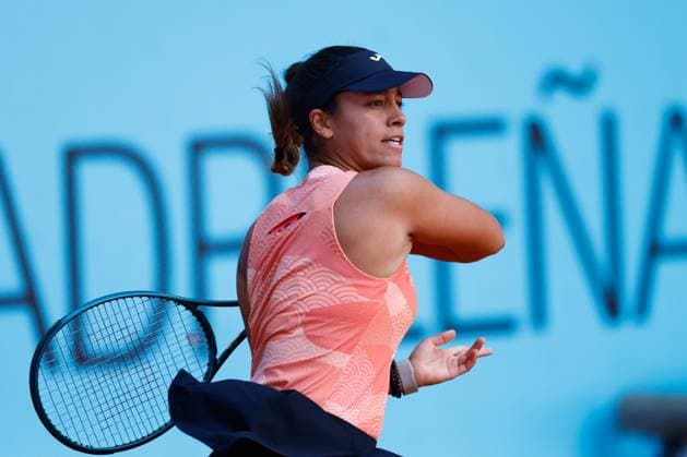 April 24, 2025, Madrid, Madrid, Spain: Jessica Bouzas Maneiro of Spain plays against Magdalena Frech of Poland during the Mutua Madrid Open 2025, ATP, Tennis Herren Masters 1000 and WTA, Tennis Damen 1000 tennis tournament, celebrated at Caja Magica on April 24, 2025 in Madrid, Spain. Madrid Spain - ZUMAa181 20250424_zaa_a181_078 Copyright: xDennisxAgyemanx