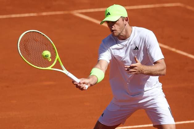 April 24, 2025, Madrid, Madrid, Spain: Alejandro Davidovich Fokina of Spain practices during the Mutua Madrid Open 2025, ATP, Tennis Herren Masters 1000 and WTA, Tennis Damen 1000 tennis tournament, celebrated at Caja Magica on April 24, 2025 in Madrid, Spain. Madrid Spain - ZUMAa181 20250424_zaa_a181_190 Copyright: xIrinaxR.xHipolitox
