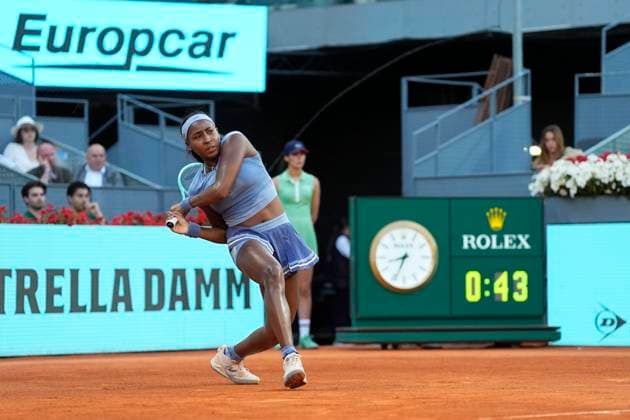 April 24, 2025, Madrid, Madrid, Spain: Coco Gauff of USA in action against Dayana Yastremska of Ukraine during the Mutua Madrid Open 2025, ATP, Tennis Herren Masters 1000 and WTA, Tennis Damen 1000 tennis tournament, celebrated at Caja Magica on April 24, 2025 in Madrid, Spain. Madrid Spain - ZUMAa181 20250424_zaa_a181_352 Copyright: xOscarxJ.xBarrosox