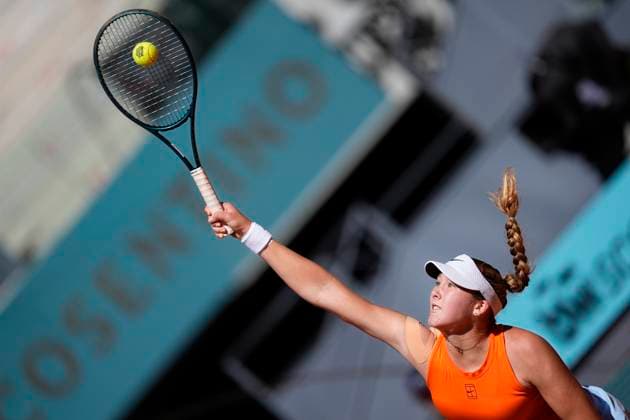 Sport Bilder des Tages April 26, 2025, Madrid, Madrid, Spain: Mirra Andreeva of Russia in action against Magdalena Frech of Poland during the Mutua Madrid Open 2025, ATP, Tennis Herren Masters 1000 and WTA, Tennis Damen 1000 tennis tournament, celebrated at Caja Magica on April 26, 2025 in Madrid, Spain. Madrid Spain - ZUMAa181 20250426_zaa_a181_002 Copyright: xOscarxJ.xBarrosox