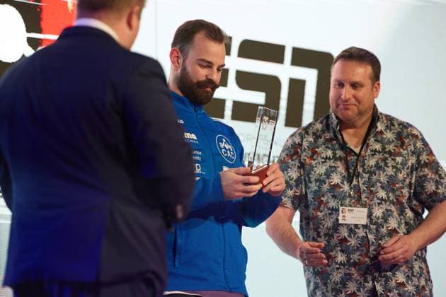 Ehrung von Raphael Friedrich (Chemnitzer AC) vor Wettkampfbeginn GER, Deutsche Mannschaftsmeisterschaft Gewichtheben, Bundesliga-Finale im Gewichtheben, Deutsche Mannschaftsmeisterschaft, 1. Bundesliga, Saison 2024 2025, 26.04.2025 GER, Deutsche Mannschaftsmeisterschaft Gewichtheben, Bundesliga-Finale im Gewichtheben, Deutsche Mannschaftsmeisterschaft, 1. Bundesliga, Saison 2024 2025, 26.04.2025 Heidelberg