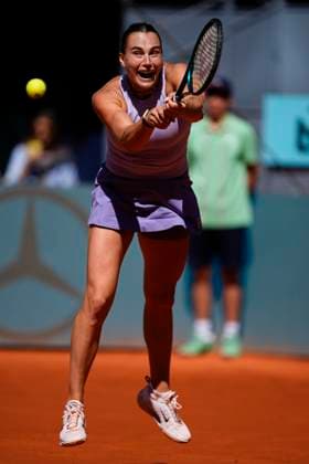 April 27, 2025, Madrid, Madrid, Spain: Aryna Sabalenka of Belarus in action against Elise Mertens of Belgium during the Mutua Madrid Open 2025, ATP, Tennis Herren Masters 1000 and WTA, Tennis Damen 1000 tennis tournament, celebrated at Caja Magica on April 27, 2025 in Madrid, Spain. Madrid Spain - ZUMAa181 20250427_zaa_a181_102 Copyright: xOscarxJ.xBarrosox