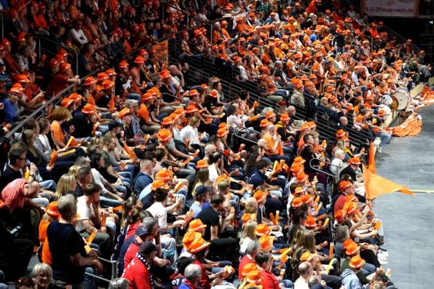 DEU, DVV, 1.VBL, BR Volleys vs. Lueneburg, 27.04.2025, Max-Schmeling-Halle, Berlin, DEU, DVV, 1.VBL, BR Volleys vs. Lueneburg, im Bild Zuschauer, Besucher, Fans