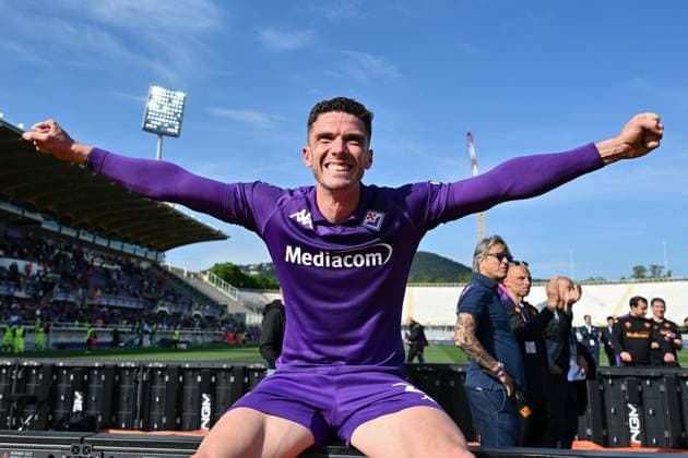 ACF Fiorentina s defender Robin Gosens celebrates the victory during ACF Fiorentina vs Empoli FC, Italian soccer Serie A match in Florence, Italy, April 27 2025 Copyright: xLisaxGuglielmi IPAxSportx xipa-agency.netx xx IPA_56988667 IPA_Agency_IPA56988667