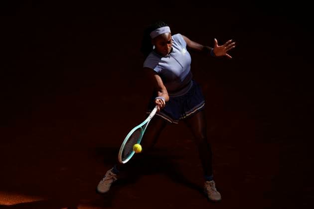 April 28, 2025, Madrid, Madrid, Spain: Coco Gauff of USA in action against Belinda Bencic of Switzerland during the Mutua Madrid Open 2025, ATP, Tennis Herren Masters 1000 and WTA, Tennis Damen 1000 tennis tournament, celebrated at Caja Magica on April 28, 2025 in Madrid, Spain. Madrid Spain - ZUMAa181 20250428_zaa_a181_036 Copyright: xOscarxJ.xBarrosox