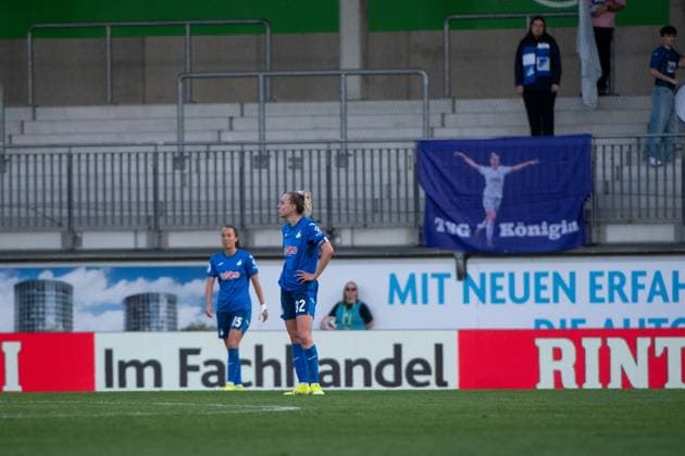 Vanessa Diehm (TSG Hoffenheim, 32), Marta Cazalla Garcia (TSG Hoffenheim, 15) aergert sich ueber das Gegentor zum 2:1 und die drohende Niederlage, GER, VfL Wolfsburg vs TSG 1899 Hoffenheim, Fussball Google Pixel Frauen Bundesliga, 20. Spieltag, Saison 2024 2025, 28.04.2025 DFB regulations prohibit any use of photographs as image sequences and or quasi-video GER, VfL Wolfsburg vs TSG 1899 Hoffenheim, Fussball Google Pixel Frauen Bundesliga, 20. Spieltag, Saison 2024 2025, 28.04.2025 Wolfsburg Copyright: xEibner-Pressefoto Memmlerx EP_MMR