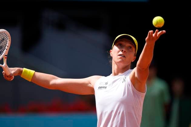 April 29, 2025, Madrid, Madrid, Spain: Iga Swiatek of Poland in action against Diana Shnaider of Russia during the Mutua Madrid Open 2025, ATP, Tennis Herren Masters 1000 and WTA, Tennis Damen 1000 tennis tournament, celebrated at Caja Magica on April 29, 2025 in Madrid, Spain. Madrid Spain - ZUMAa181 20250429_zaa_a181_027 Copyright: xOscarxJ.xBarrosox