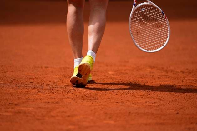 April 29, 2025, Madrid, Madrid, Spain: Iga Swiatek of Poland in action against Diana Shnaider of Russia during the Mutua Madrid Open 2025, ATP, Tennis Herren Masters 1000 and WTA, Tennis Damen 1000 tennis tournament, celebrated at Caja Magica on April 29, 2025 in Madrid, Spain. Madrid Spain - ZUMAa181 20250429_zaa_a181_031 Copyright: xOscarxJ.xBarrosox