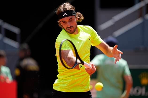 April 29, 2025, Madrid, Madrid, Spain: Stefanos Tsitsipas of Greece in action against Lorenzo Musetti of Italy during the Mutua Madrid Open 2025, ATP, Tennis Herren Masters 1000 and WTA, Tennis Damen 1000 tennis tournament, celebrated at Caja Magica on April 29, 2025 in Madrid, Spain. Madrid Spain - ZUMAa181 20250429_zaa_a181_185 Copyright: xOscarxJ.xBarrosox