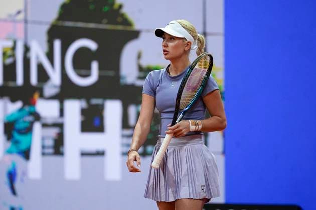 April 29, 2025, Madrid, Madrid, Spain: Marta Kostiuk of Ukraine in action against Anastasiya Potapova of Russia during the Mutua Madrid Open 2025, ATP, Tennis Herren Masters 1000 and WTA, Tennis Damen 1000 tennis tournament, celebrated at Caja Magica on April 29, 2025 in Madrid, Spain. Madrid Spain - ZUMAa181 20250429_zaa_a181_592 Copyright: xOscarxJ.xBarrosox