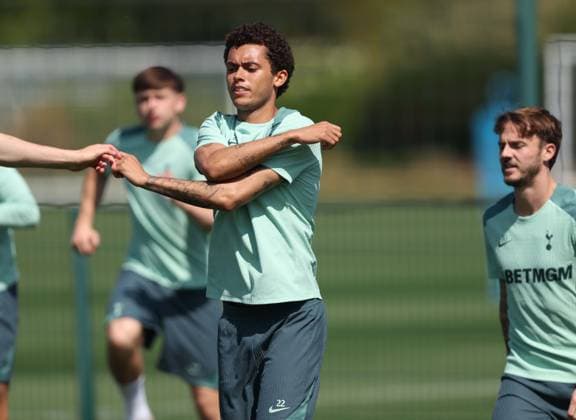. - Tottenham Hotspur Training Session, Tottenham Hotspur v Bodo Glimt, UEFA Europa League, Semi Final, 1st Leg, Tottenham Hotspur Training Ground, Enfield, England. - 30th April 2025. (C) Daniel Weir Crystal Pix Brennan Johnson of Tottenham Hotspur during the pre match open training session at Tottenham Hotspur Training Ground ahead of the UEFA Europa League Semi Final 1st leg match between Tottenham Hotspur v Bodo Glimt. - Tottenham Hotspur Training Session, Tottenham Hotspur v Bodo Glimt, UEFA Europa League, Semi Final, 1st Leg, Tottenham Hotspur Training Ground, Enfield, England. - 30th April 2025. (C) Daniel Weir Crystal Pix Enfield Tottenham Hotspur Training ground UK Copyright: xDanielxWeirx CP_DW_Tottenham_Training_300425_06
