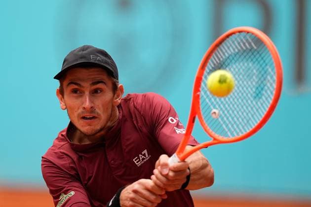 Sport Bilder des Tages April 30, 2025, Madrid, Madrid, Spain: Matteo Arnaldi of Italy plays against Frances Tiafoe of USA during the Mutua Madrid Open 2025, ATP, Tennis Herren Masters 1000 and WTA, Tennis Damen 1000, tennis tournament celebrated at Caja Magica on April 30, 2025 in Madrid, Spain. Madrid Spain - ZUMAa181 20250430_zaa_a181_063 Copyright: xDennisxAgyemanx