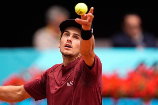April 30, 2025, Madrid, Madrid, Spain: Matteo Arnaldi of Italy plays against Frances Tiafoe of USA during the Mutua Madrid Open 2025, ATP, Tennis Herren Masters 1000 and WTA, Tennis Damen 1000, tennis tournament celebrated at Caja Magica on April 30, 2025 in Madrid, Spain. Madrid Spain - ZUMAa181 20250430_zaa_a181_069 Copyright: xDennisxAgyemanx
