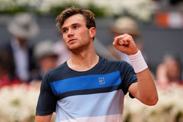 April 30, 2025, Madrid, Madrid, Spain: Jack Draper of Great Britain celebrates the victory against Tommy Paul of USA during the Mutua Madrid Open 2025, ATP, Tennis Herren Masters 1000 and WTA, Tennis Damen 1000, tennis tournament celebrated at Caja Magica on April 30, 2025 in Madrid, Spain. Madrid Spain - ZUMAa181 20250430_zaa_a181_195 Copyright: xDennisxAgyemanx