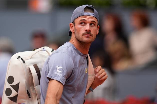 April 30, 2025, Madrid, Madrid, Spain: Tommy Paul of USA looks on against Jack Draper of Great Britain during the Mutua Madrid Open 2025, ATP, Tennis Herren Masters 1000 and WTA, Tennis Damen 1000, tennis tournament celebrated at Caja Magica on April 30, 2025 in Madrid, Spain. Madrid Spain - ZUMAa181 20250430_zaa_a181_217 Copyright: xDennisxAgyemanx