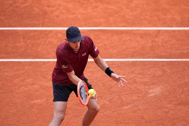 May 1, 2025, Madrid, Madrid, Spain: Matteo Arnaldi of Italy in action against Jack Draper of Great Britain during the Mutua Madrid Open 2025, ATP, Tennis Herren Masters 1000 and WTA, Tennis Damen 1000 tennis tournament, celebrated at Caja Magica on May 01, 2025 in Madrid, Spain. Madrid Spain - ZUMAa181 20250501_zaa_a181_116 Copyright: xOscarxJ.xBarrosox