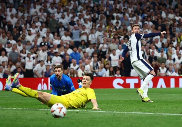 James Maddison of Tottenham Hotspur scores his sides second goal Tottenham Hotspur v FK Bodo Glimt, UEFA Europa League, Semi Final, First Leg, Football, Tottenham Hotspur Stadium, London, UK - 01 May 2025 EDITORIAL USE ONLY No use with unauthorised audio, video, data, fixture lists, club league logos or live services. Online in-match use limited to 120 images, no video emulation. No use in betting, games or single club league player publications. Copyright: xMichaelxZemanek Shutterstockx 15278831x