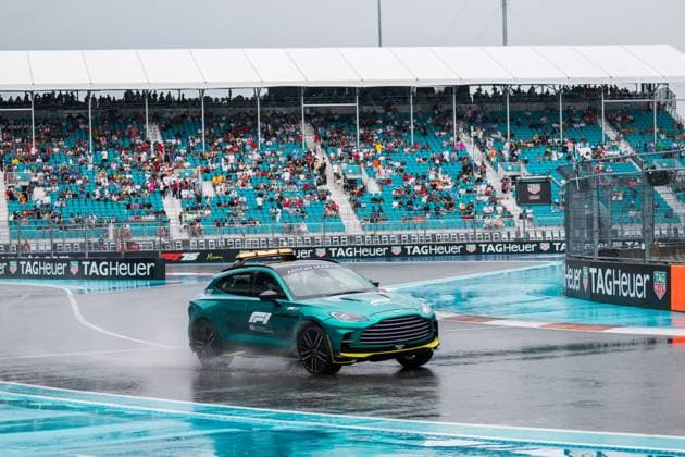 Safety Car USA, Formel 1 Weltmeisterschaft, Crypto.com Miami Grand Prix, Miami International Autodrome, Saison 2025, 03.05.2025 USA, Formel 1 Weltmeisterschaft, Crypto.com Miami Grand Prix, Miami International Autodrome, Saison 2025, 03.05.2025 Miami Copyright: xEibner-Pressefoto MaevaxBurillox EP_MBO