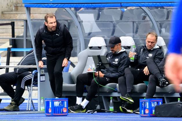 DEU, DFL, 2. FBL, Hertha BSC vs. Gruether Fuerth, 04.05.2025, Berliner Olympiastadion, Berlin, DEU, DFL, 2. FBL, Hertha BSC vs. Gruether Fuerth, im Bild Cheftrainer Jaron Siewert (Fuechse Berlin) DFL - regulations prohibit any use of Photographs as image sequences and or quasi-video