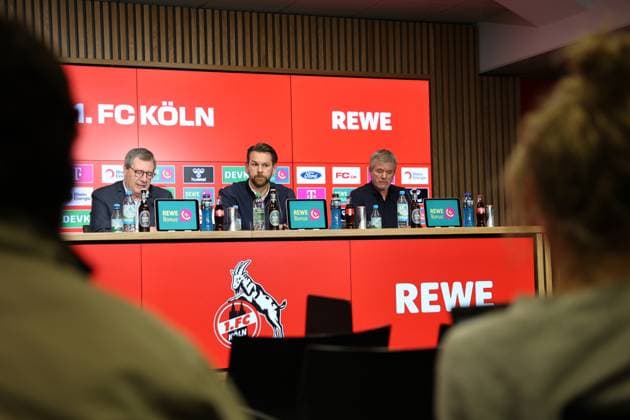 GER, 2.FBL, PK 1. FC Koeln, kurzfristige Trainervorstellung 05.05.2025, Rheinenergie Stadion, Koeln, GER, 2.FBL, PK 1. FC Koeln, kurzfristige Trainervorstellung , im Bild: v.l. Dr. Werner Wolf Praesident (1.FC Koeln), Thomas Kessler vorrübergehend Geschäftsführer (1. FC Koeln), Friedhelm Funkel neuer Chefrainer bis Saisonende, Headcoach (1.FC Koeln),