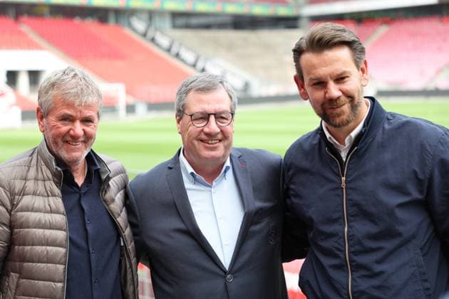 GER, 2.FBL, PK 1. FC Koeln, kurzfristige Trainervorstellung 05.05.2025, Rheinenergie Stadion, Koeln, GER, 2.FBL, PK 1. FC Koeln, kurzfristige Trainervorstellung , im Bild: v.l. Friedhelm Funkel neuer Chefrainer bis Saisonende, Headcoach (1.FC Koeln), Dr. Werner Wolf Praesident (1.FC Koeln), Thomas Kessler vorrübergehend Geschäftsführer (1. FC Koeln),