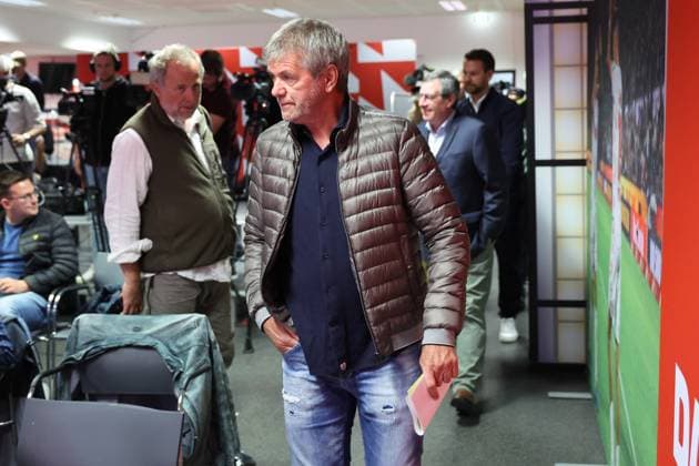 GER, 2.FBL, PK 1. FC Koeln, kurzfristige Trainervorstellung 05.05.2025, Rheinenergie Stadion, Koeln, GER, 2.FBL, PK 1. FC Koeln, kurzfristige Trainervorstellung , im Bild: nach kurzfristiger Entlassung von Trainer Gerhard Struber und Geschäftsführer Keller wird erneut Friedhelm Funkel als Trainer für die beiden letzten Saisonspiele eingesetzt Friedhelm Funkel neuer Chefrainer bis Saisonende, Headcoach (1.FC Koeln), und Dr. Werner Wolf Praesident (1.FC Koeln), kommen in den Presseraum