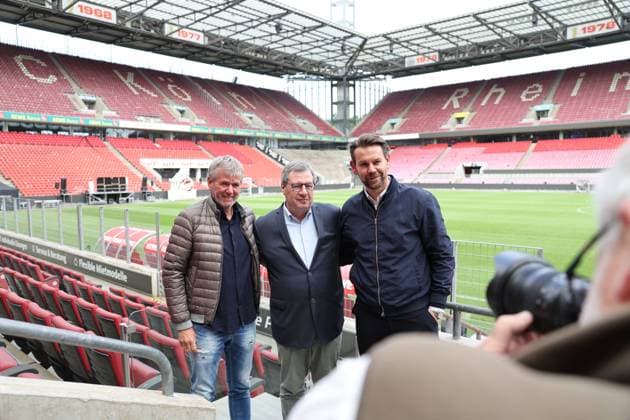 GER, 2.FBL, PK 1. FC Koeln, kurzfristige Trainervorstellung 05.05.2025, Rheinenergie Stadion, Koeln, GER, 2.FBL, PK 1. FC Koeln, kurzfristige Trainervorstellung , im Bild: Dr. Werner Wolf Praesident (1.FC Koeln), mitte Thomas Kessler vorrübergehend Geschäftsführer (1. FC Koeln), Friedhelm Funkel neuer Chefrainer bis Saisonende, Headcoach (1.FC Koeln),