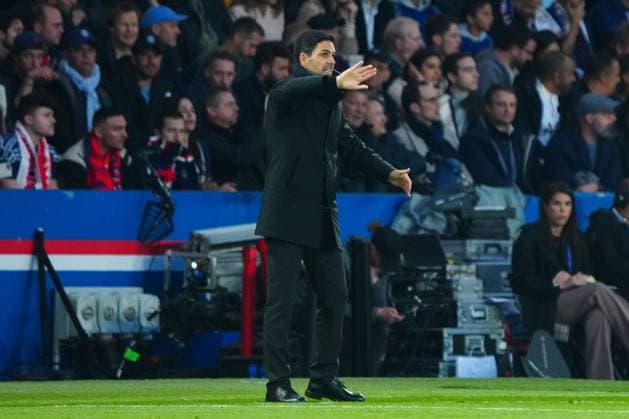 Arsenal manager Mikel Arteta gives instructions from the technical area Paris Saint-Germain v Arsenal, UEFA Champions League, Semi Final, Second Leg, Football, Parc des Princes, Paris, France - 07 May 2025 EDITORIAL USE ONLY No use with unauthorised audio, video, data, fixture lists, club league logos or live services. Online in-match use limited to 120 images, no video emulation. No use in betting, games or single club league player publications. Copyright: xJavierxGarcia Shutterstockx 15288068bh